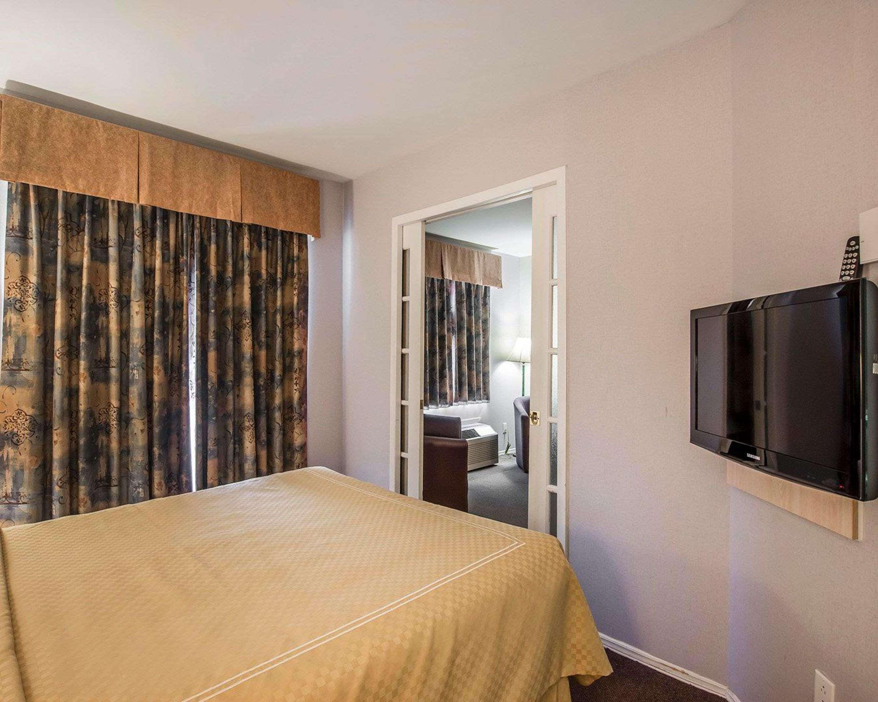 Quality Suites Sainte-Anne-de-Beaupré Eksteriør billede